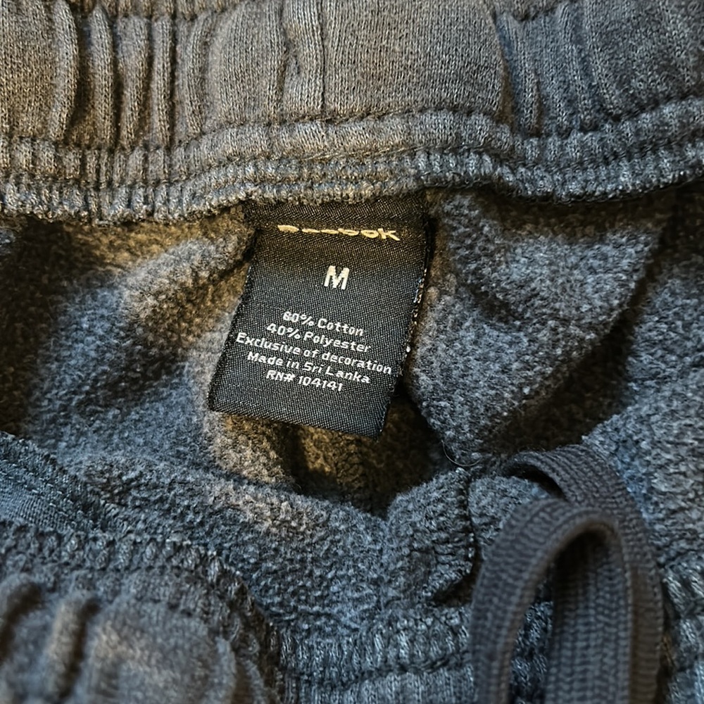 Men’s Reebok sweatpants - Picture 3 of 5